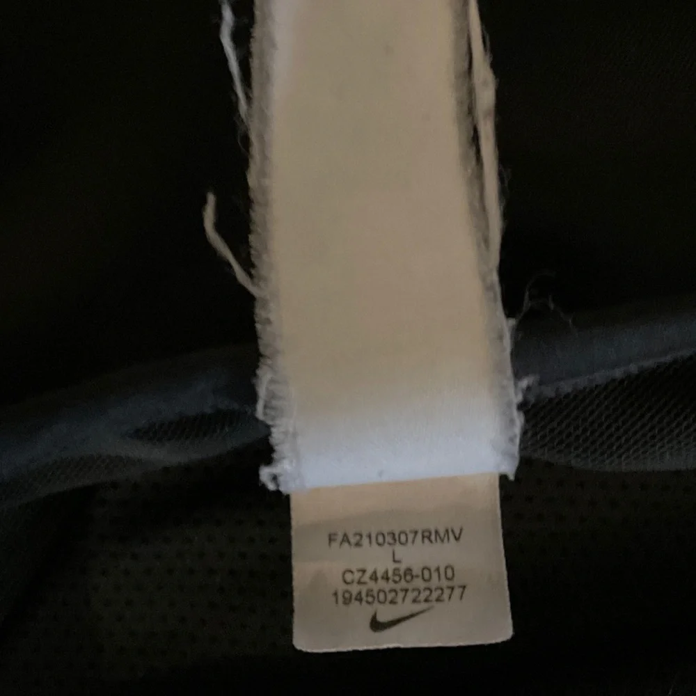 Nike Women's Black Strappy Sports Bra - Picture 2 of 3